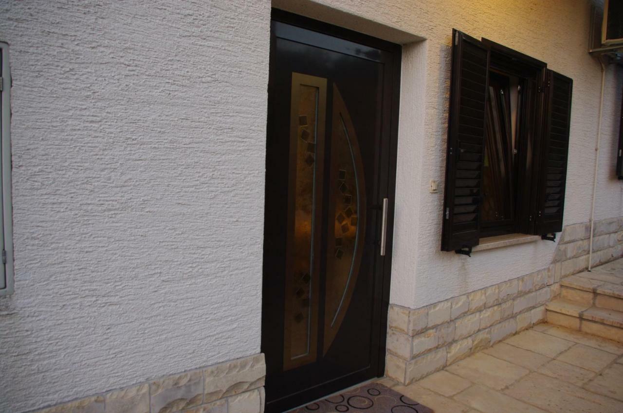 Apartment Verano Njivice Exterior foto